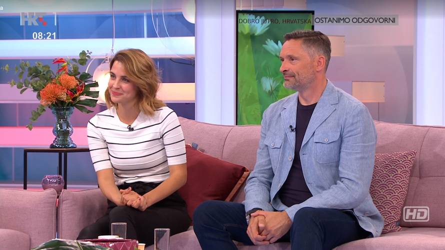 Nasmijana Doris Pinčić vodila je emisiju nakon šuškanja o krizi u braku: Na ruci nema prstena...