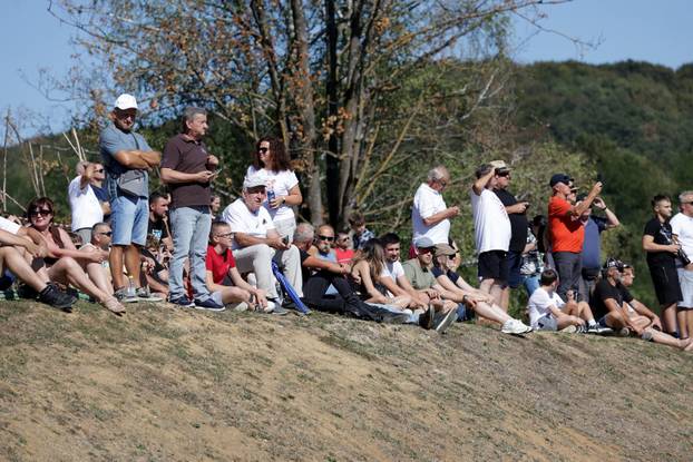 Gornja Stubica: U sklopu 29. Susreta za Rudija, održao se Letački program