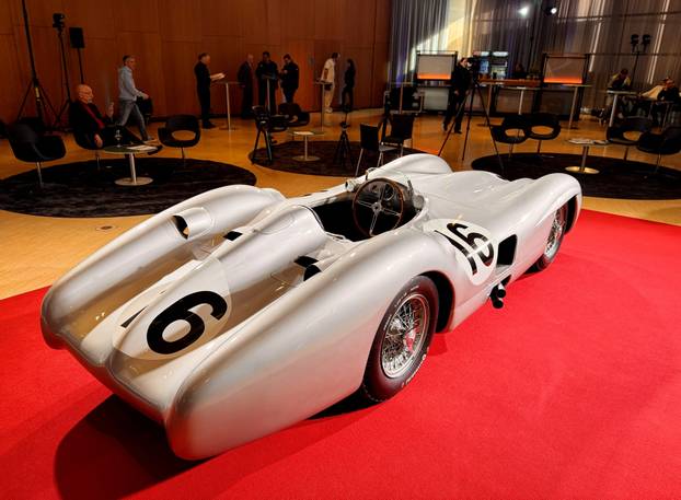 Motor racing-Mercedes 'streamliner' fetches record 51 million euros at auction