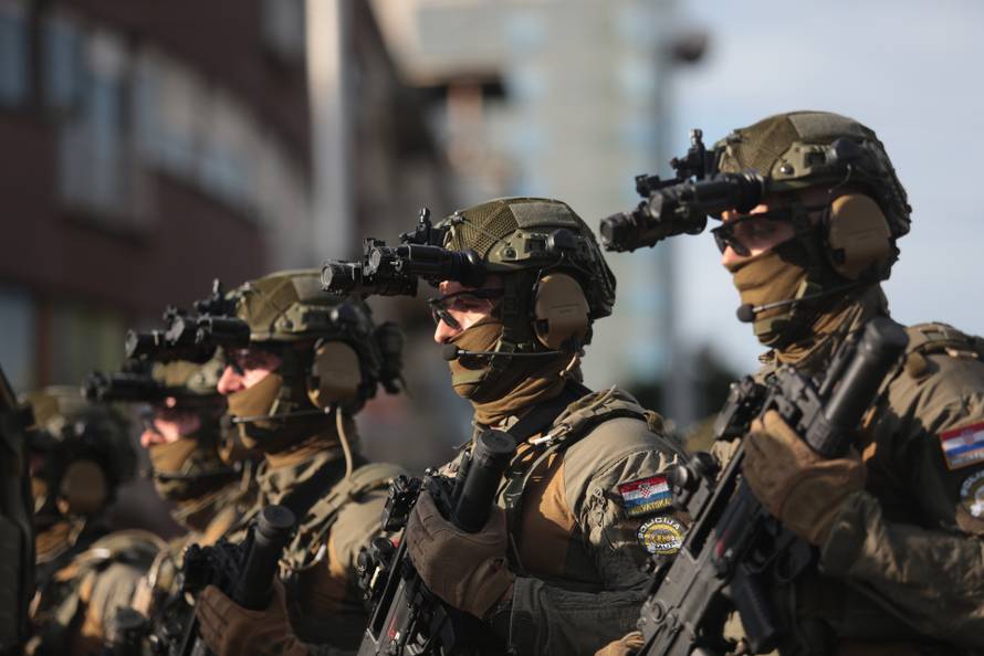 Zagreb: Svečani vojni mimohod u povodu 30 godina VRO Oluja