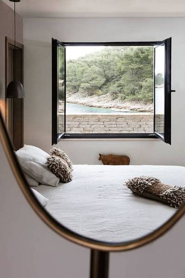 FOTO Svjetski, a naše: Ovaj skriveni komadić raja u uvali Lozna idealan je za ljetni odmor