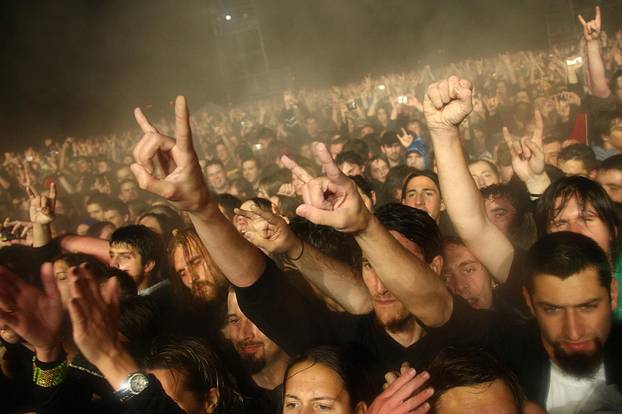 ARHIVA - 2010. Zagreb: Metallica na Hipodromu oduševila preko 30 tisu?a fanova, a kiša je lijevala kao iz kabla