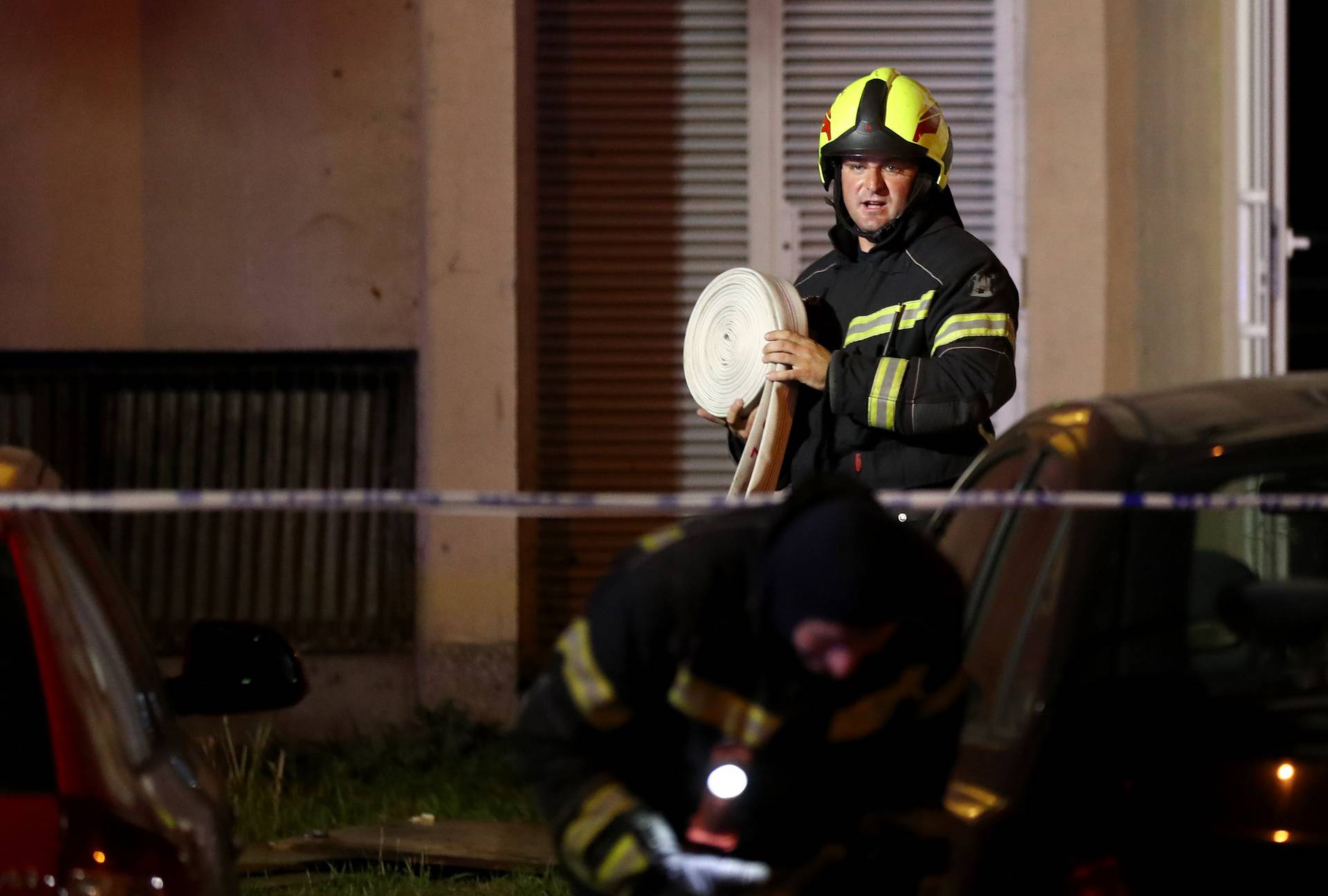 Zagreb: Vatrogasci spasili nekoliko osoba u požaru stambene zgrade