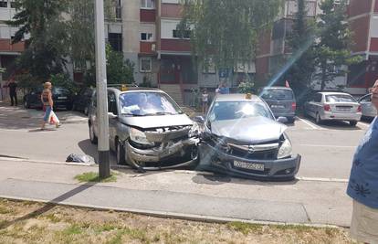 U prometnoj nesreći u Velikoj Gorici oštećeno više vozila