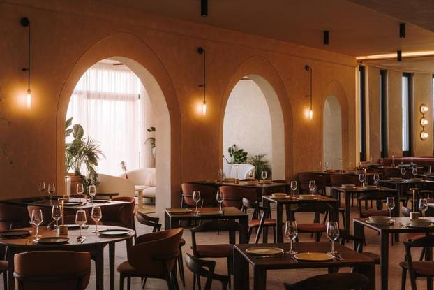 FOTO Suvremeni hotel u starom ribarskom mjestu na Ugljanu privlači ljubitelje mira i uživanja