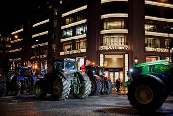 Protest against the government's handling of the EU-Mercosur free trade agreement in Paris