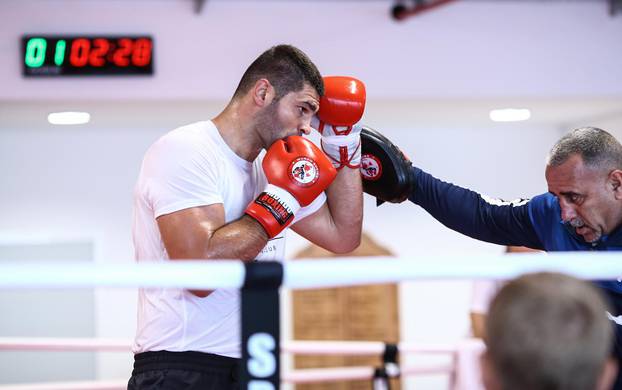 Zagreb: Trening Filipa Hrgovića uoči subotnjeg meča s Amirom Mansourom