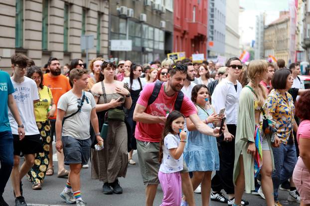 Zagreb: 25. Povorka ponosa LGBTIQ zajednice "Korak po korak, iskorak!"