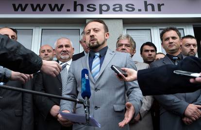 'Hoće li Pupovac i SDP osuditi fotografiju četničkog vojvode'