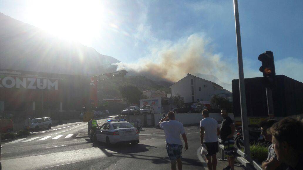 Kanader pomaže u gašenju, u Makarsku stiže i 150 vojnika