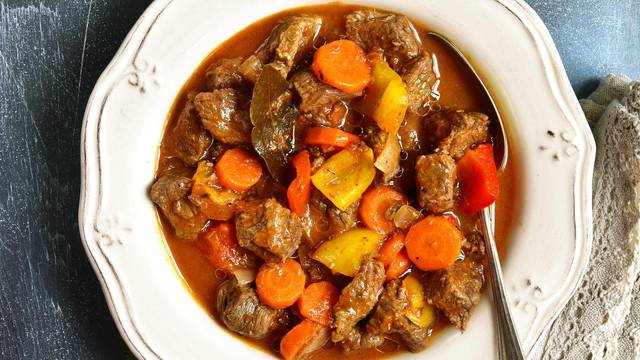 Meat stewed with vegetables