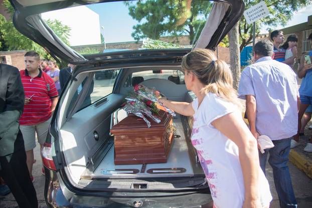 Tijelo Emiliana Sale preba?eno je u Argentinu za posljednji ispra?aj