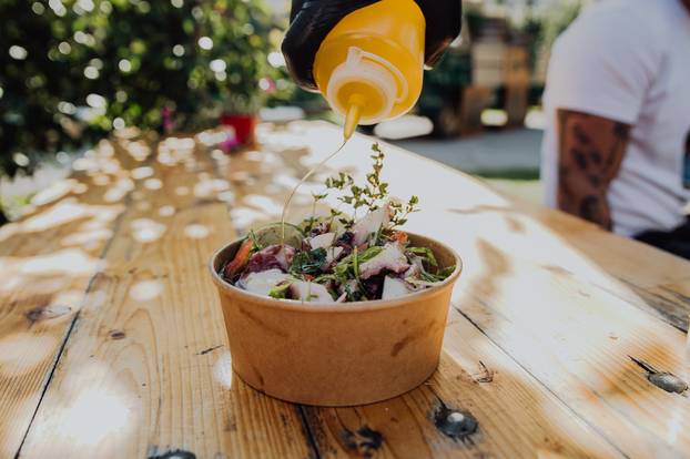 Fuliranje Jungle otvorilo svoja vrata: Uživajte u klopi, glazbi, dobrom pivu i ukusnim vinima