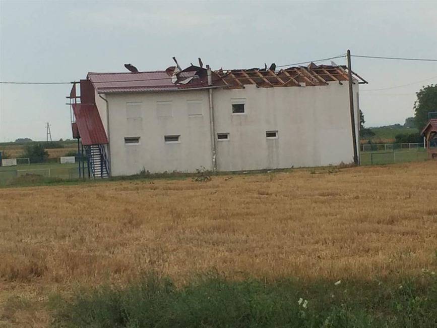 Slavonci su očajni: Milijunske štete od olujnog nevremena