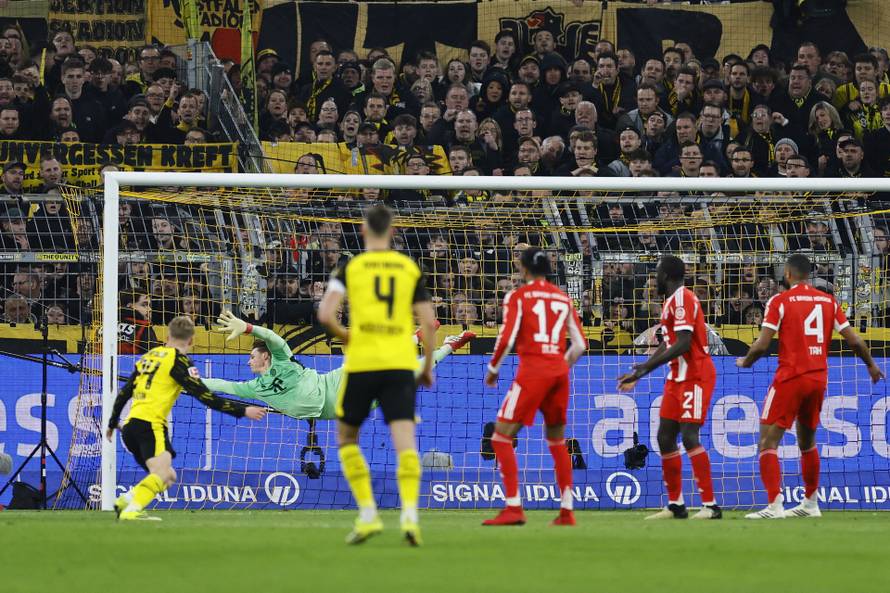 Bundesliga - Borussia Dortmund v Bayern Munich