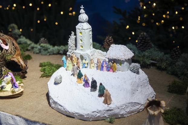 24sata Zagreb: Otvorenje izložbe jaslica Peggy Malbase