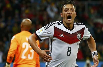 Özil platio novih 11 operacija: Spašava živote djece u Brazilu