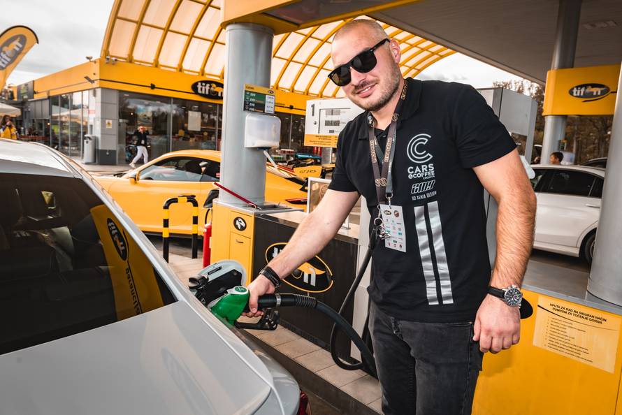 Rijeka: Luksuzni super automobili okupirali Korzo