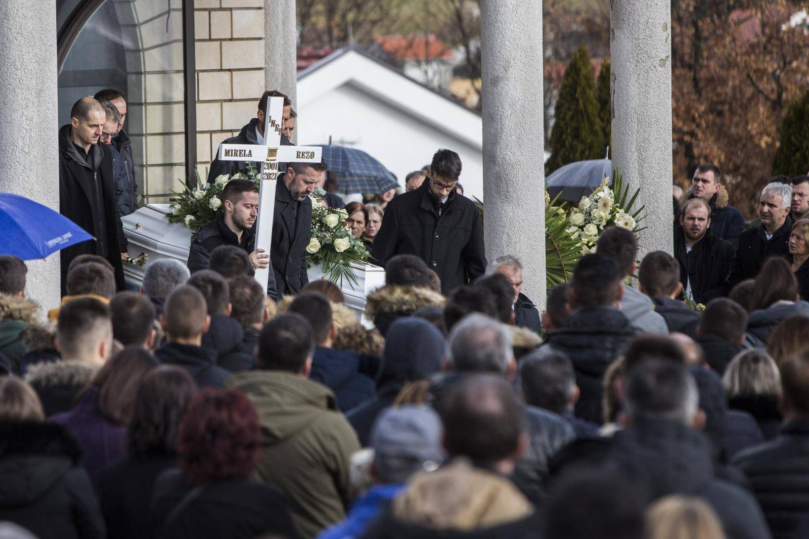 Posušje: Posljednji ispraćaj Mirele Rezo na groblju Martica Križ