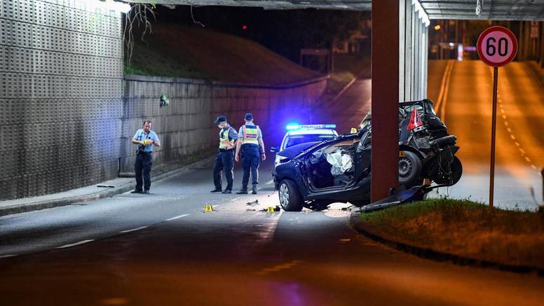 Policija traži svjedoke: Vozač se u Zagrebu zabio u stup i umro
