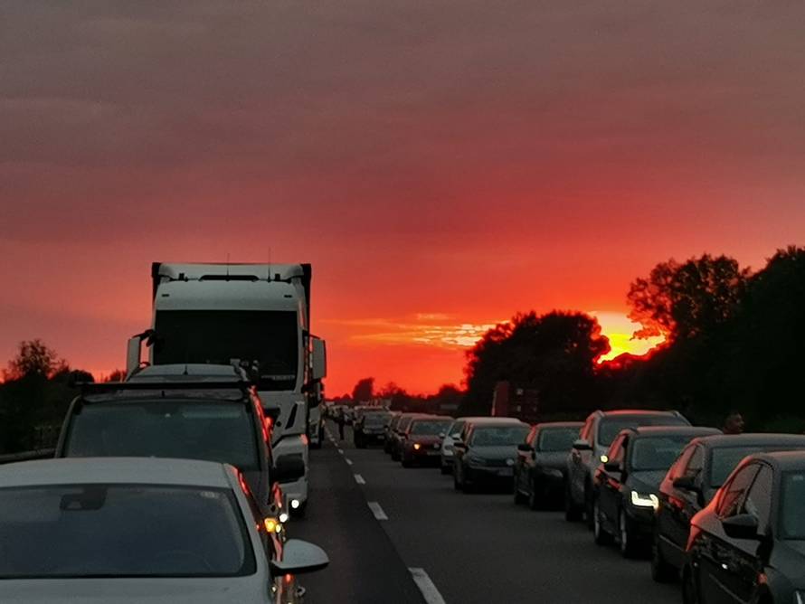 Kilometarske kolone u oba smjera zbog nesreće na A3