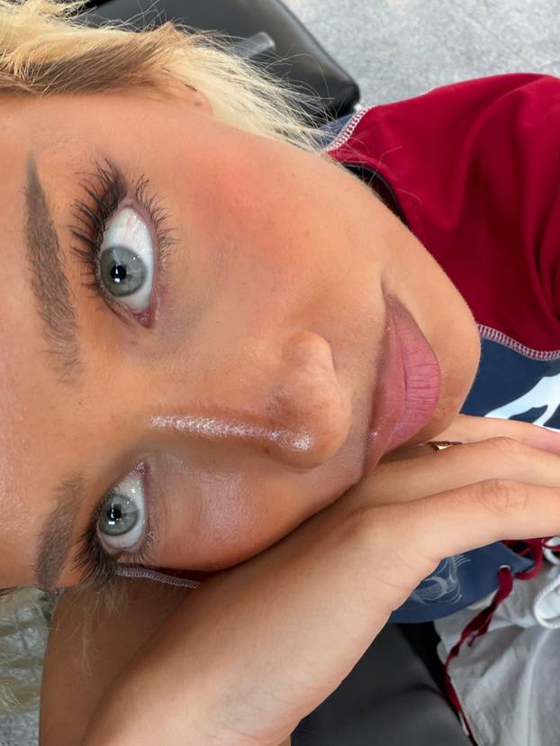 FOTO Natjecala se za Miss: Ova Albanka izgleda kao živa lutka!