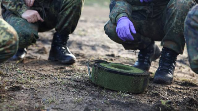 Training of EU’s Military Assistance Mission in support of Ukraine (EUMAM Ukraine) at Bundeswehr training site in Altengrabow