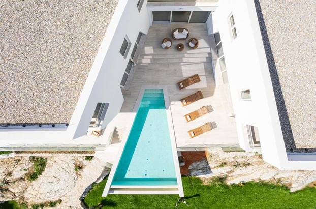 FOTO Ova kuća za odmor blizu Zadra nema niti jedan 'ravni' zid, a noćenje stoji 1100 eura