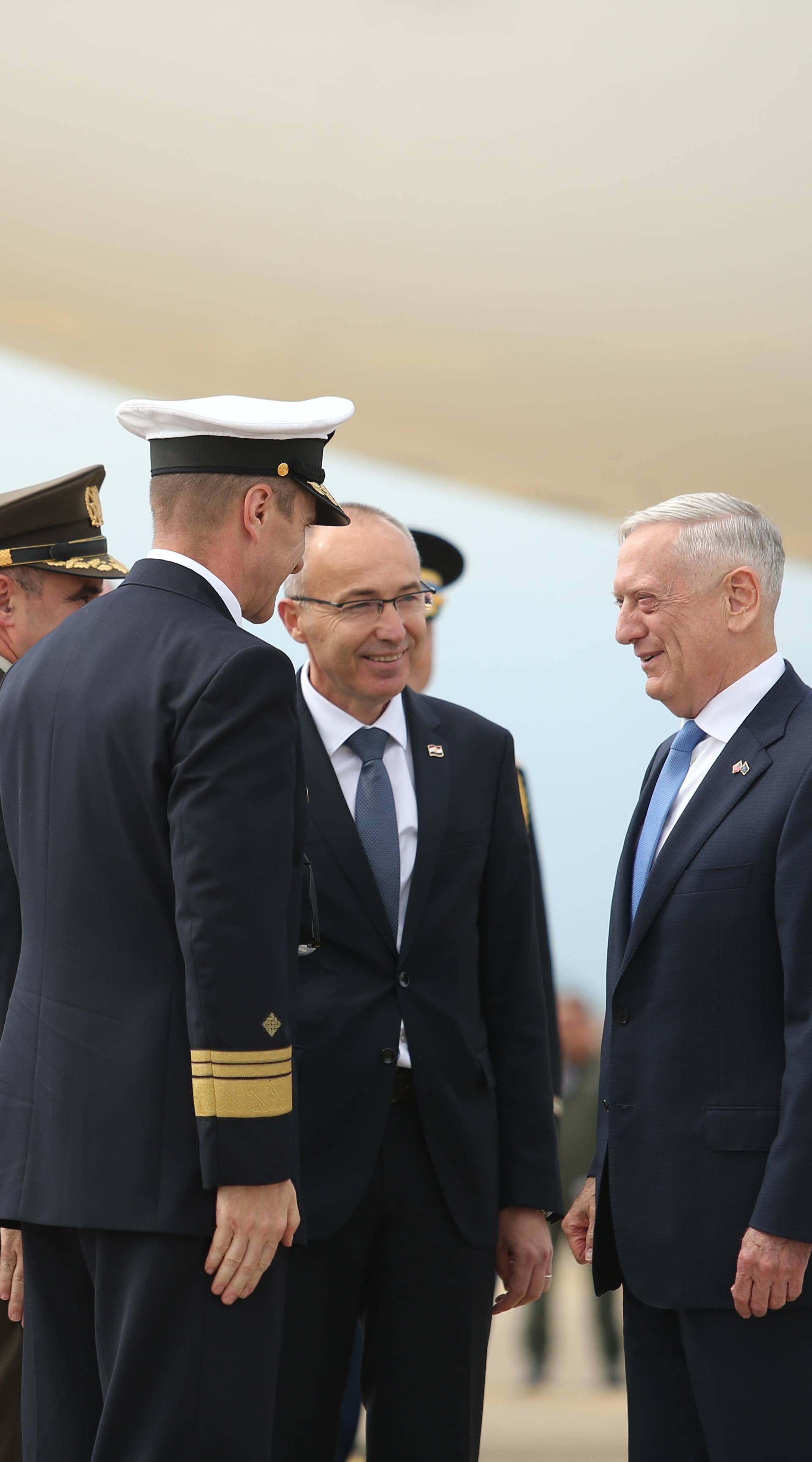 Američki general u Hrvatsku stigao u avionu za apokalipsu