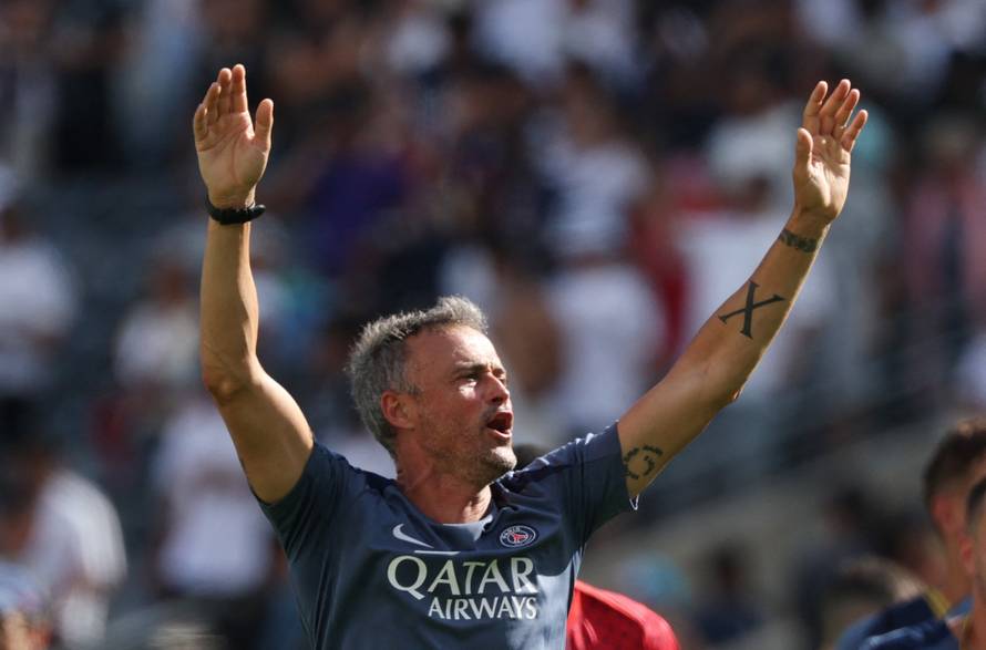 FIFA Club World Cup - Semi Final - Paris St Germain v Real Madrid