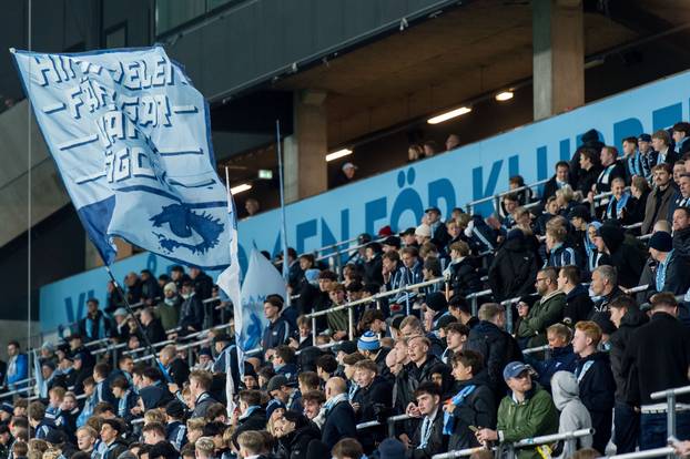 Zagrijavanje nogometaša Malmoa i Dinama uoči početka susreta 3. kola Europske lige