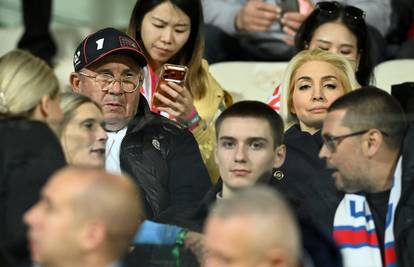 FOTO Željko Kerum sa svojom Fani u svečanoj je loži bodrio  'vatrene': Ima i novi imidž