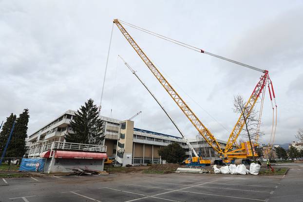 Zagreb: Najveća dizalica u gradu započela s radom 