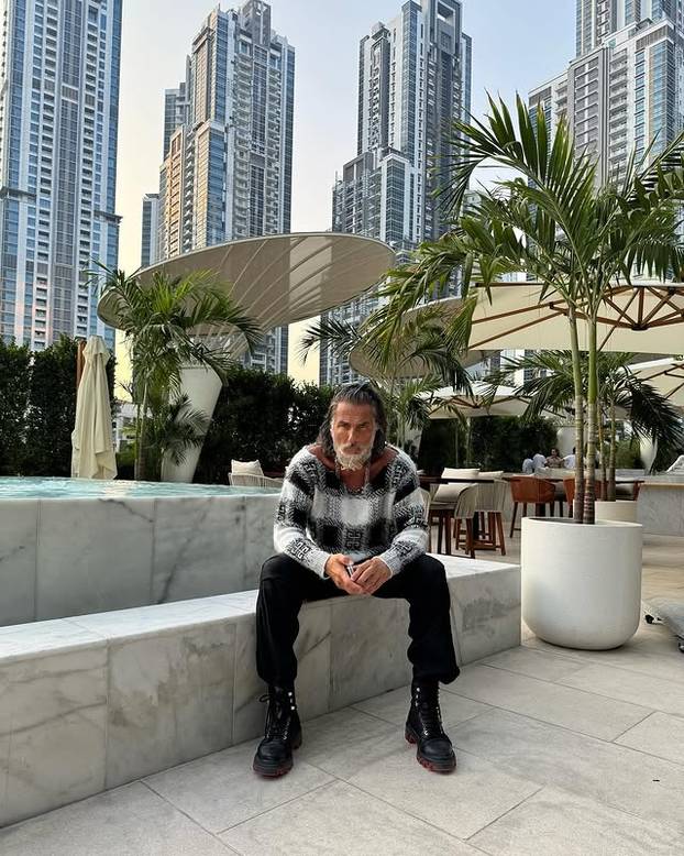 FOTO Zove se Zeus i izgleda kao bog: Ovaj muškarac je trenutno najpoželjniji na internetu!