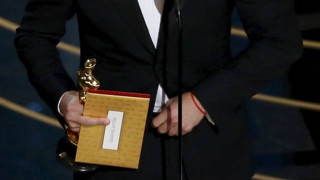 Slučajnost ili poruka: Leo na Oscarima pokazao srednji prst