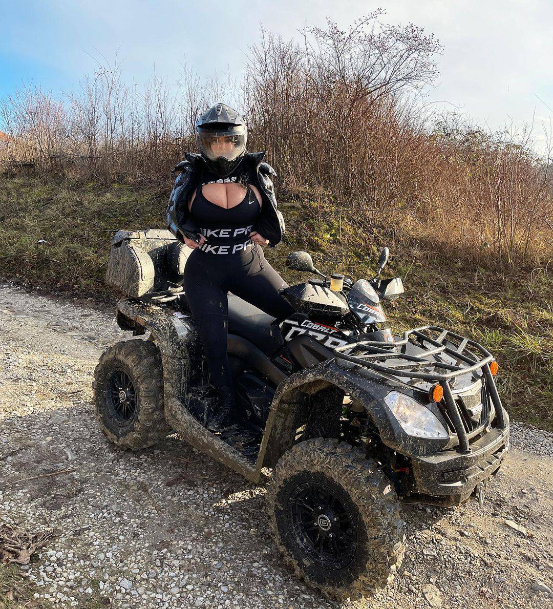 Prsata Slavonka: Prirodna sam, genetiku dugujem majci. Brak mi muškarci nude svakodnevno