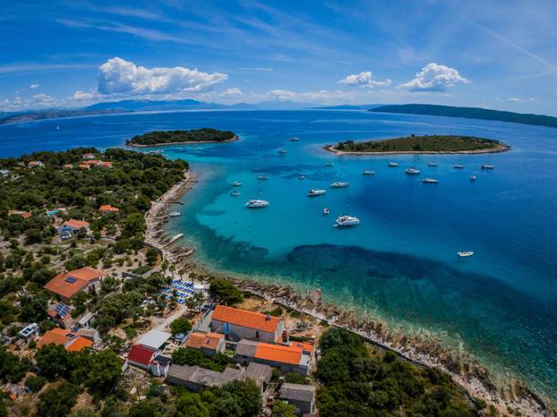 Fotografije iz zraka uvale Krknjaši na Drveniku Velom