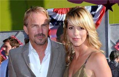 Kevin Costner i supruga Christine čekaju dijete