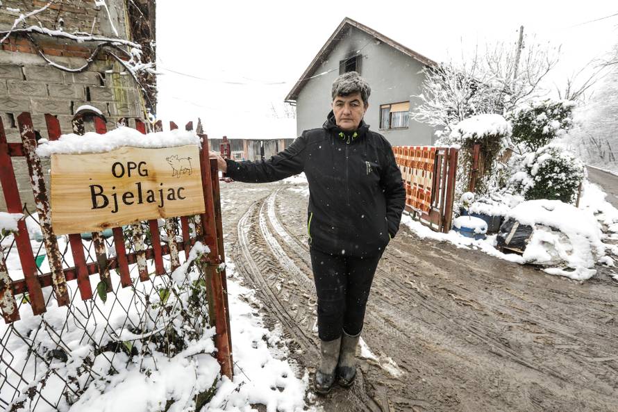 Baka Stana: Praščići mi umiru od zime, ali prekupcima ih ne dam. Neće uživati na mojoj muci