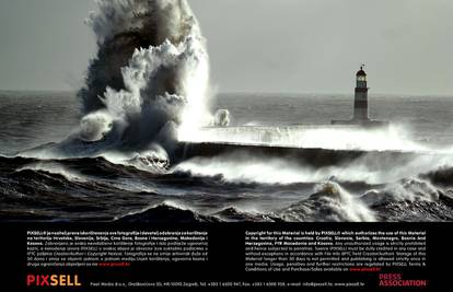 Fotografirali zastrašujuće, ali i divne valove u Velikoj Britaniji