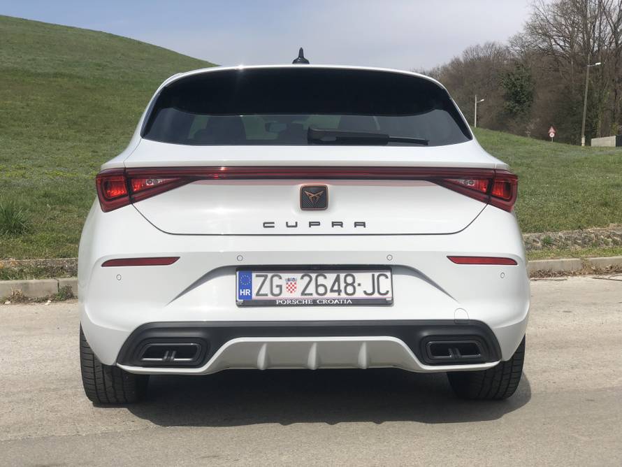 Cupra Leon: Donosi više šminke nego sporta, ali je odličan auto