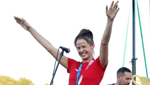 Zlatna olimpijka Matea Jelić svečano dočekana u svom Kninu