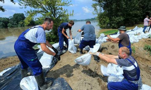 Obilne kiše: Sava opet raste u Posavini, mještani zabrinuti