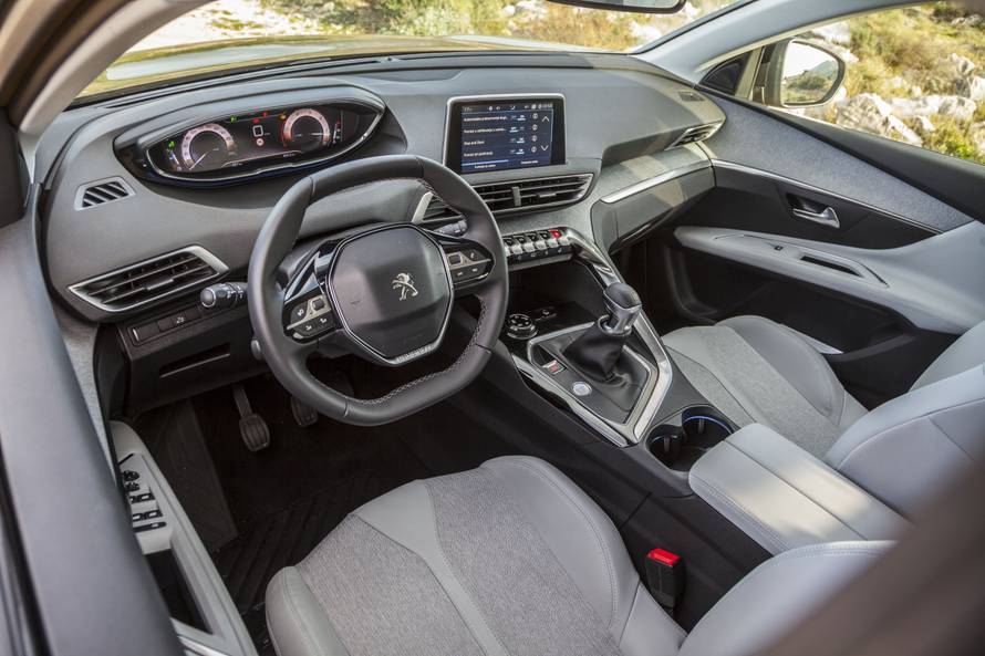 Zasluženo ispred svih ostalih:  Peugeot 3008 je HR auto 2017