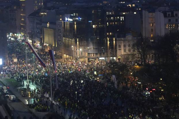 Beograd: Nakon završetka prosvjeda studenti su počistili ulice 