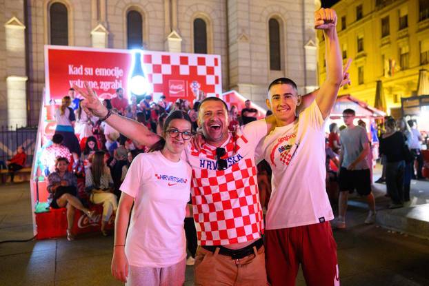 Zagreb: Navijači na Cvjetnom trgu 