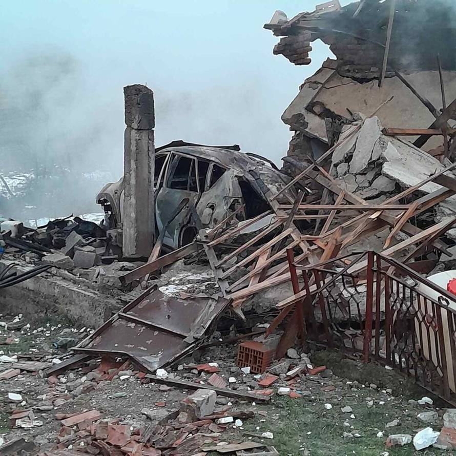 FOTO Snažna eksplozija u BiH: Garaža se urušila do temelja. U izgorenom autu pronašli tijelo!