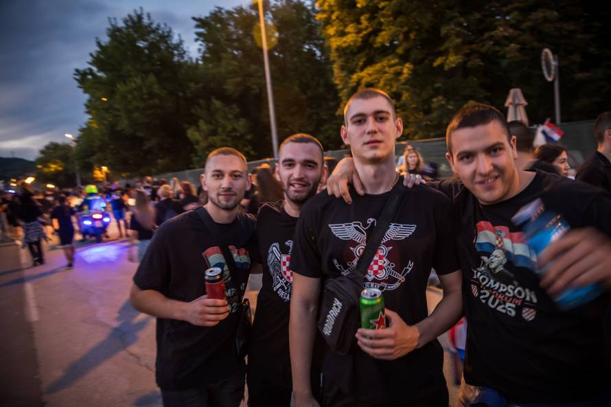 Obožavatelji na velikom koncertu Marka Perkovića Thompsona u Sinju