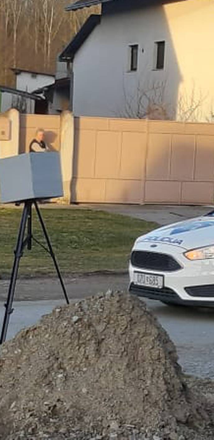 'Seksi policajka' zaustavljala je kolege i naplaćivala im kazne