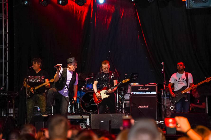 Prljavci su opet nastupili kao Prljavci, a podrška im stiže sa svih strana: 'Jajo, ti si unikat'